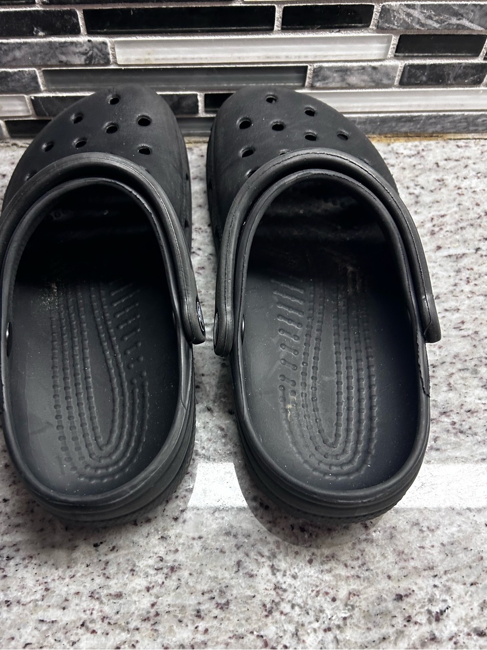 CROCS womens Classic Clog in Black size 6 - Picture 3 of 8